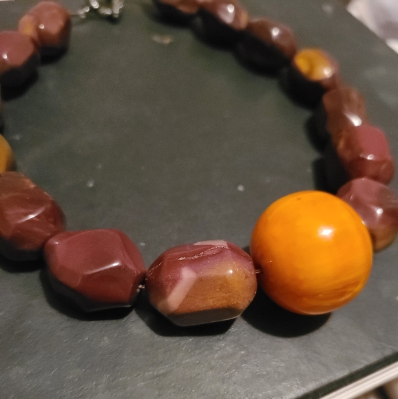 Mookaite Jasper beaded Necklace With Yellow Center Bakelite Bead - Picture 3 of 16